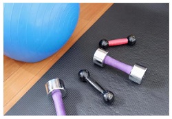 ダンベルとバランスボール